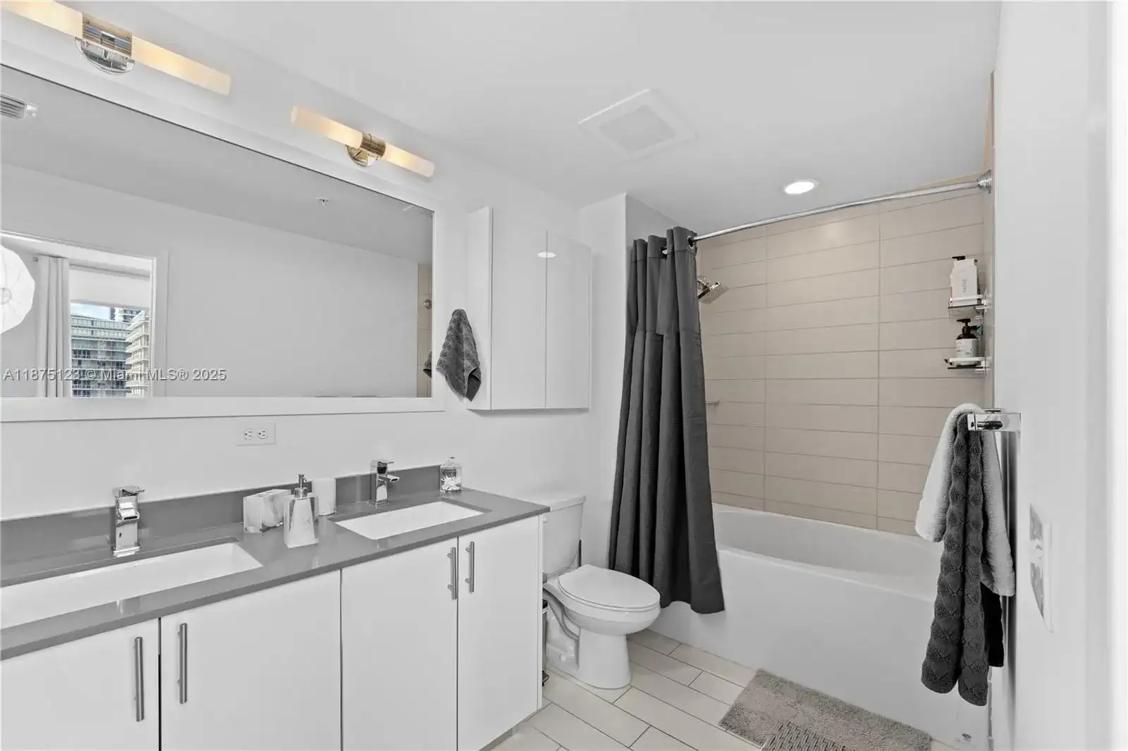 999 SW 1st Ave # 3304, Miami FL 33130 photo 3