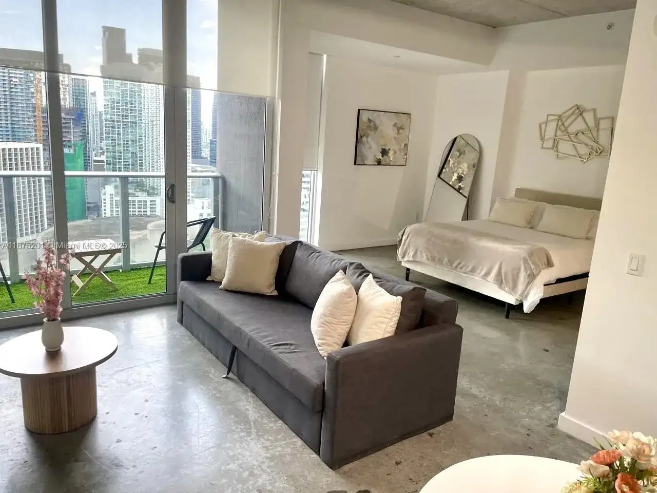 151 SE 1st St # 2807, Miami FL 33131 photo 2