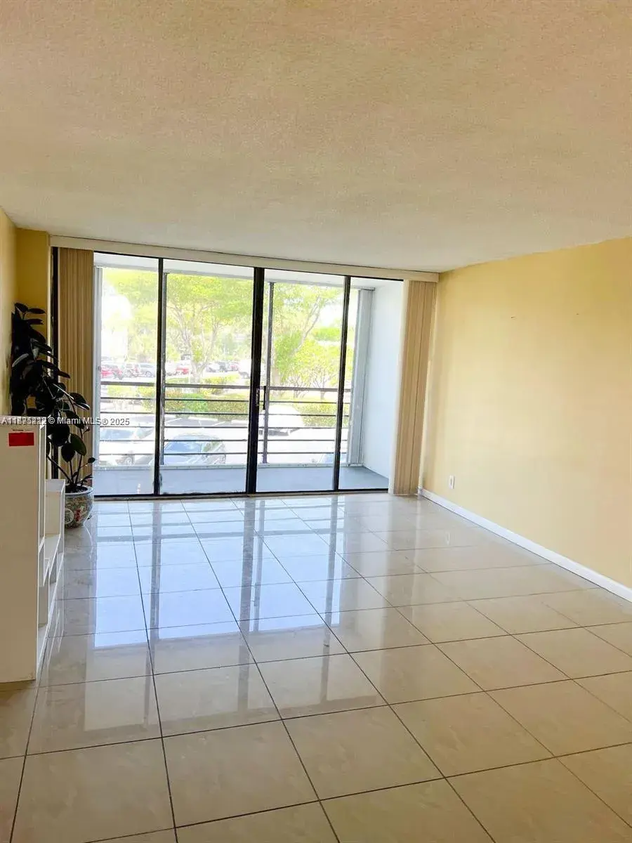 20400 W Country Club Dr # 217, Aventura FL 33180