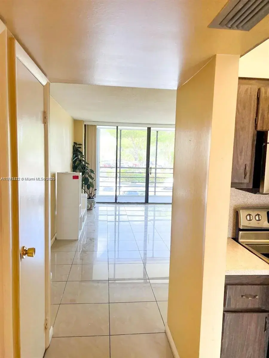 20400 W Country Club Dr # 217, Aventura FL 33180