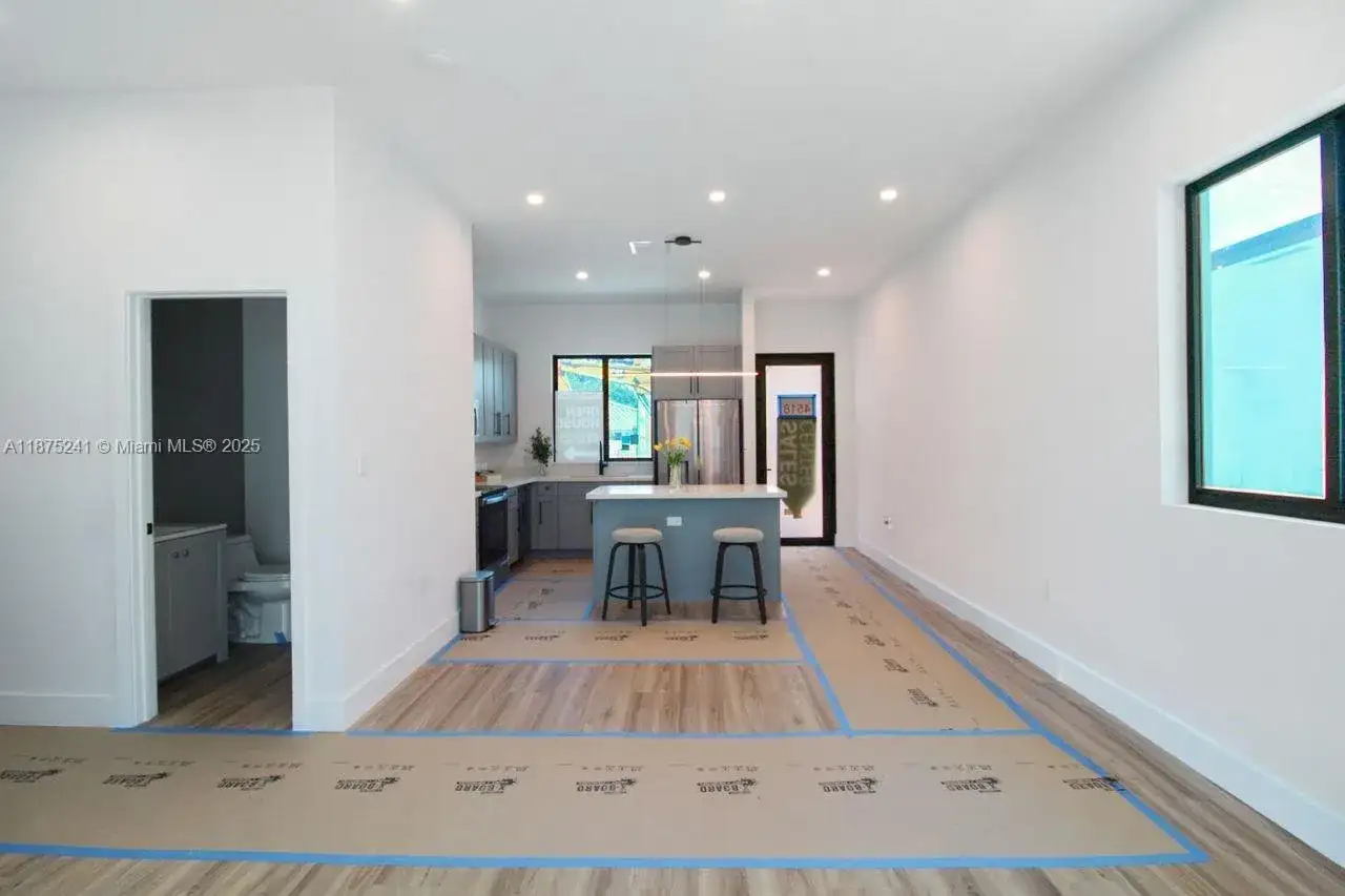 4518 NW 4th St, Miami FL 33126 photo 5