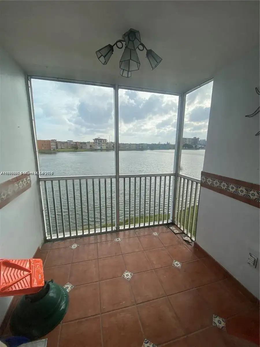 1670 NE 191st St # 3, Miami FL 33179 photo 4