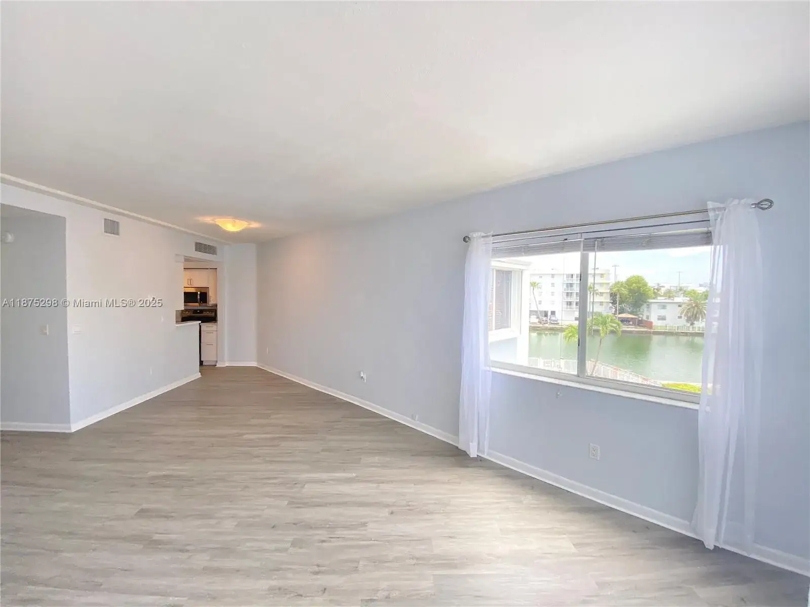 1 bedroom 1 bath Residential for sale at 1185 Marseille Dr # 307, Miami Beach FL 33141