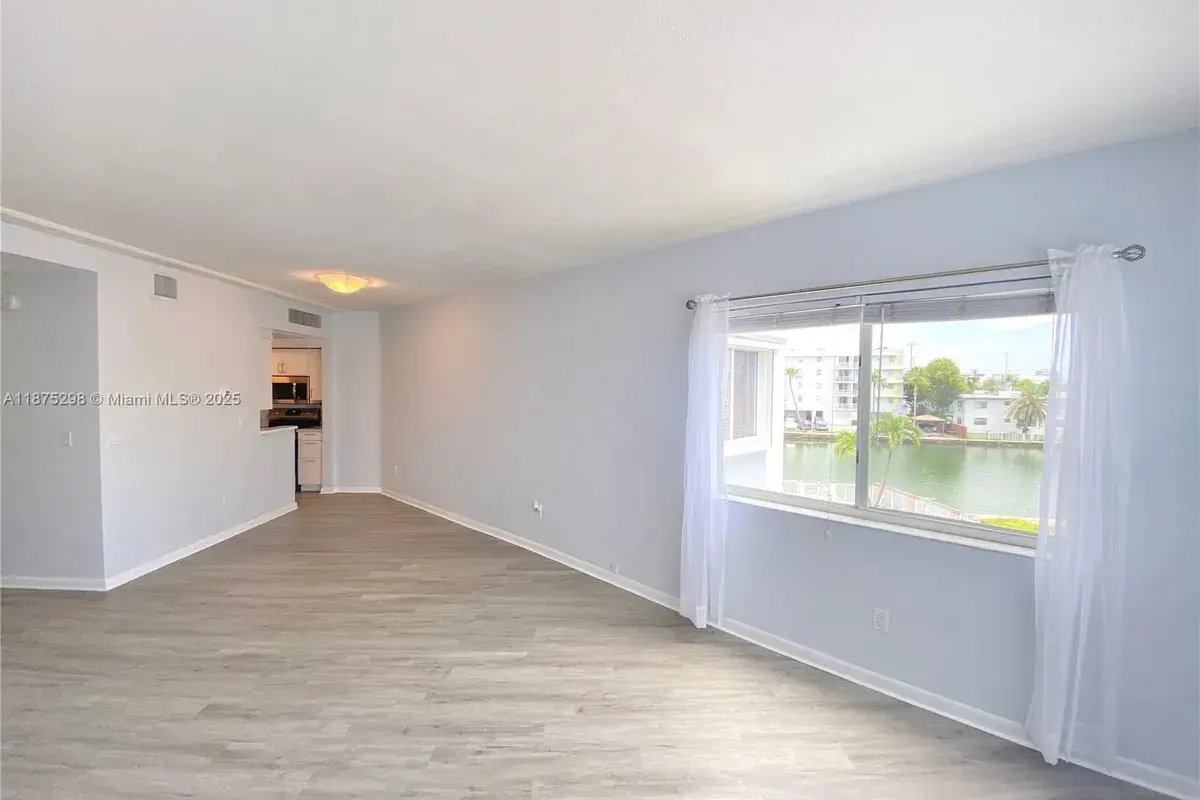 1185 Marseille Dr # 307, Miami Beach FL 33141
