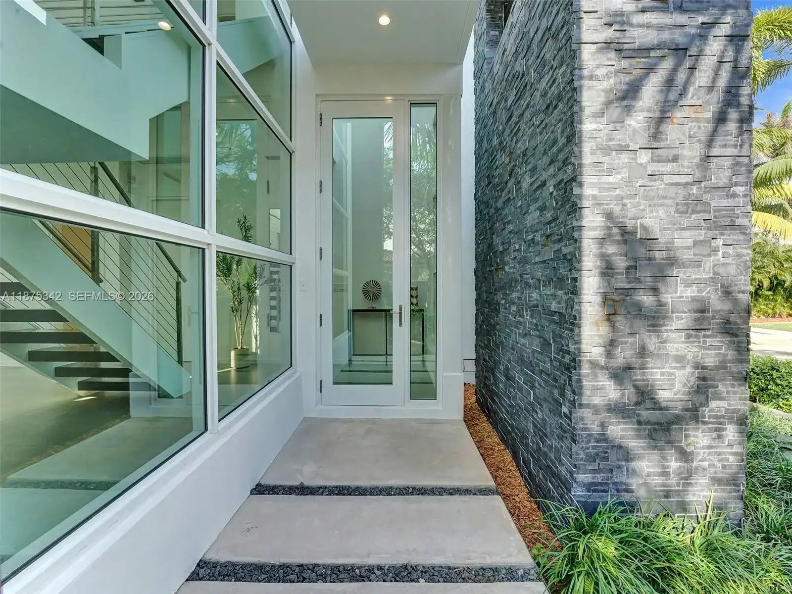 2217 NE 17th Ter, Wilton Manors FL 33305 photo 4
