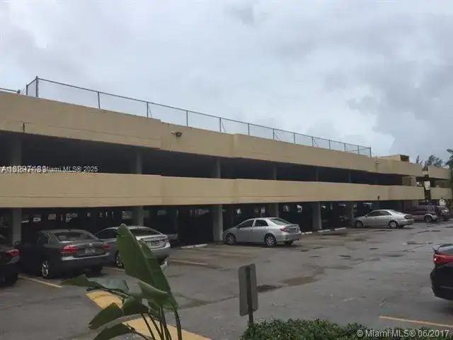 17890 W Dixie Hwy 106 Hwy # 106, North Miami Beach FL 33160 photo 2