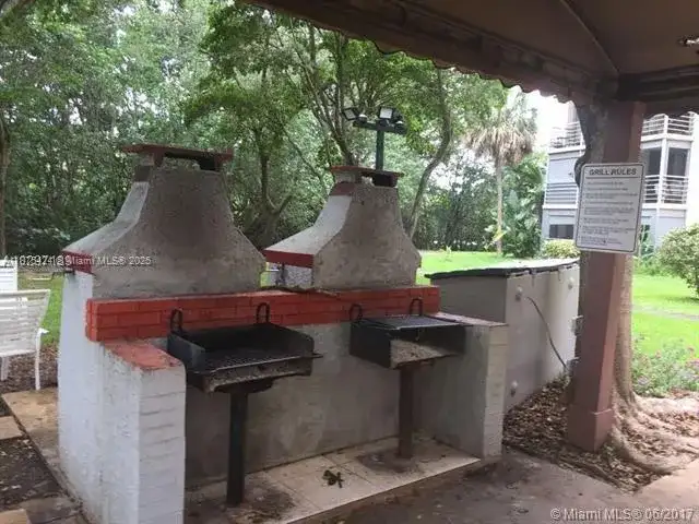 17890 W Dixie Hwy 106 Hwy # 106, North Miami Beach FL 33160 photo 4