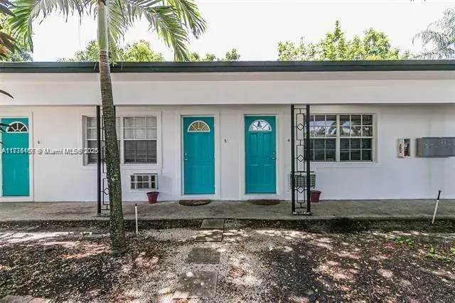 1717 NE 12th St, Fort Lauderdale FL 33304