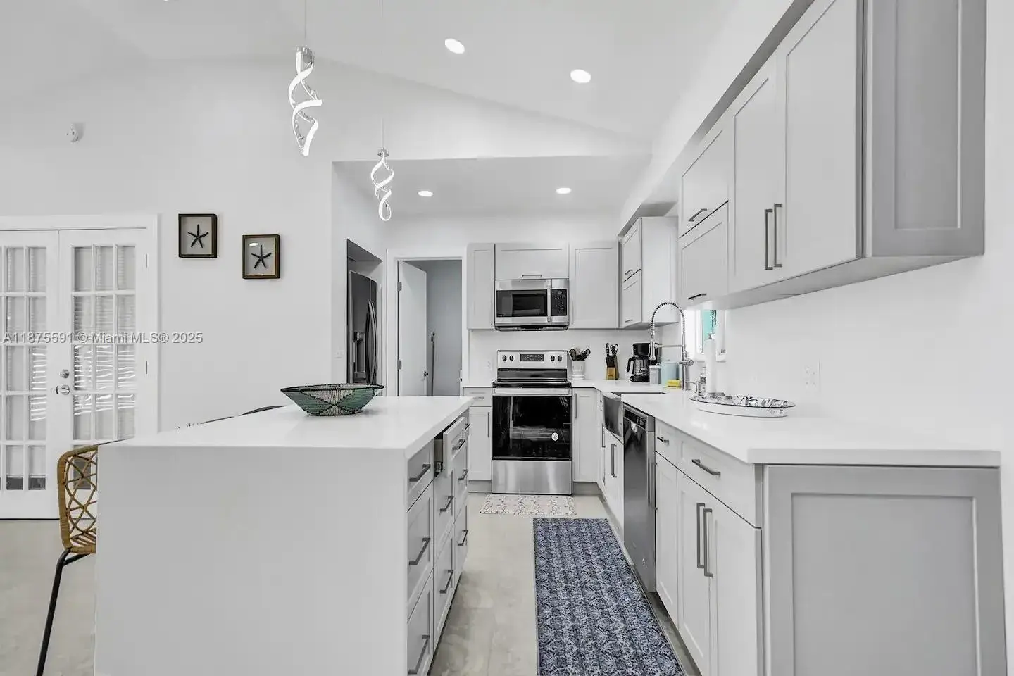1100 NE 17th Way, Fort Lauderdale FL 33304