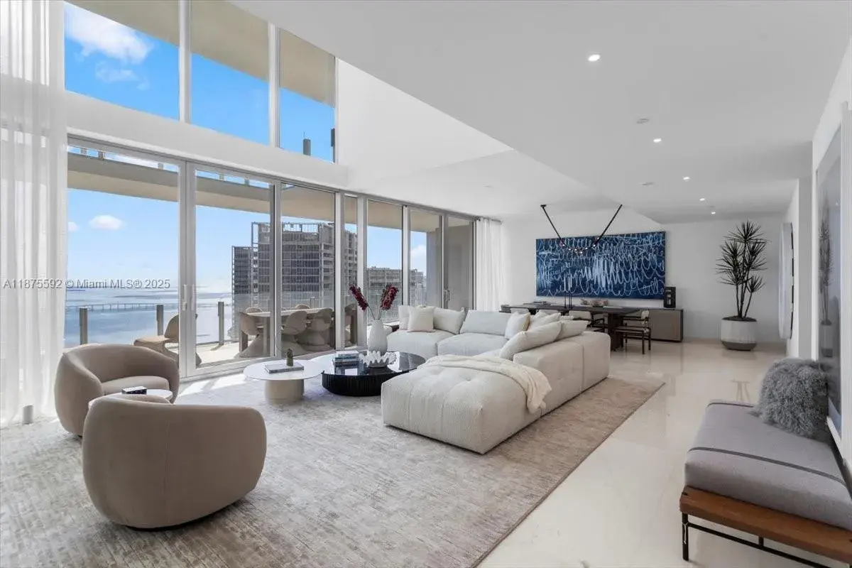 300 Biscayne Blvd Way, Miami FL 33131