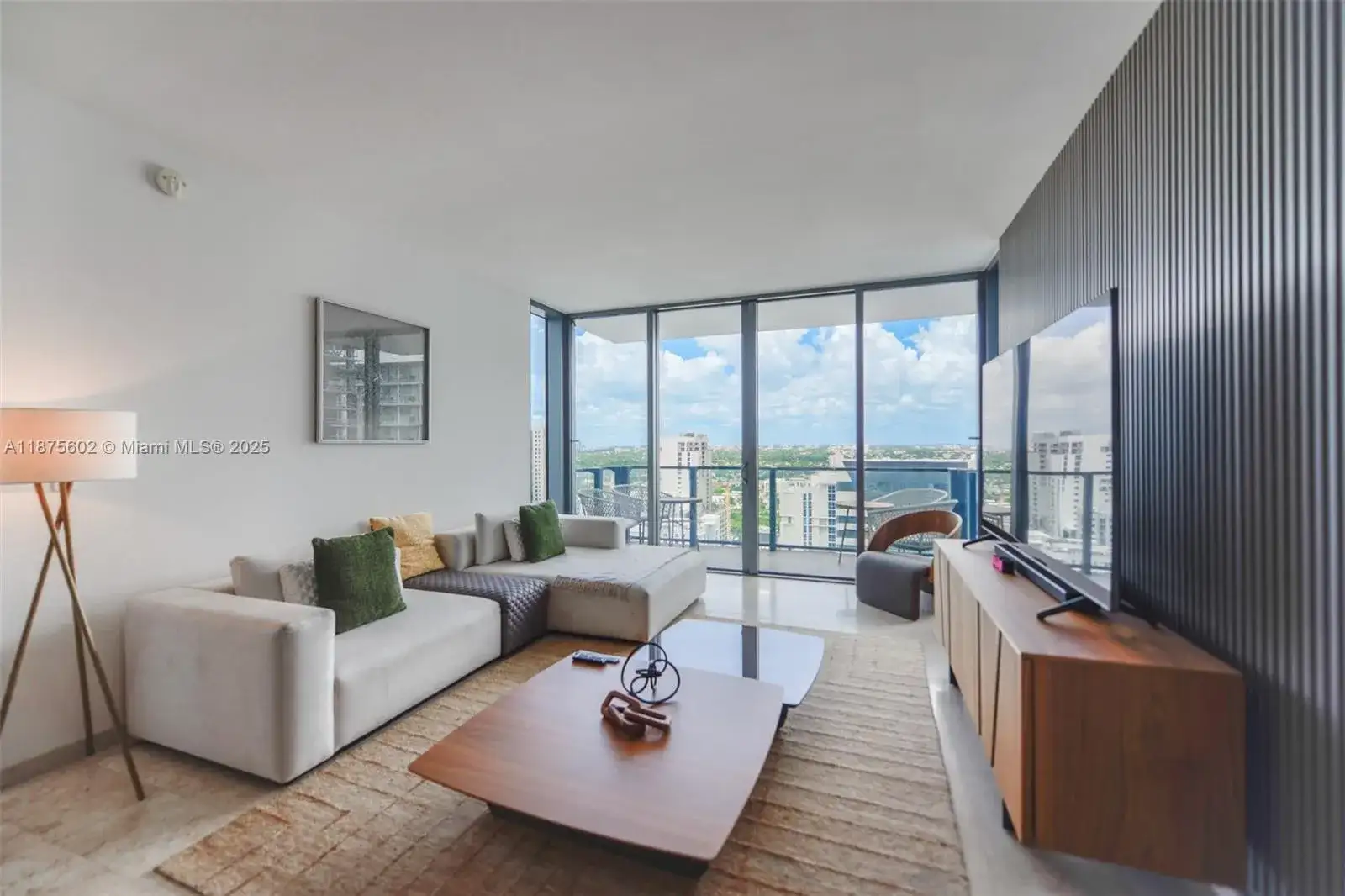 88 SW 7th St # 2204, Miami FL 33130 photo 4
