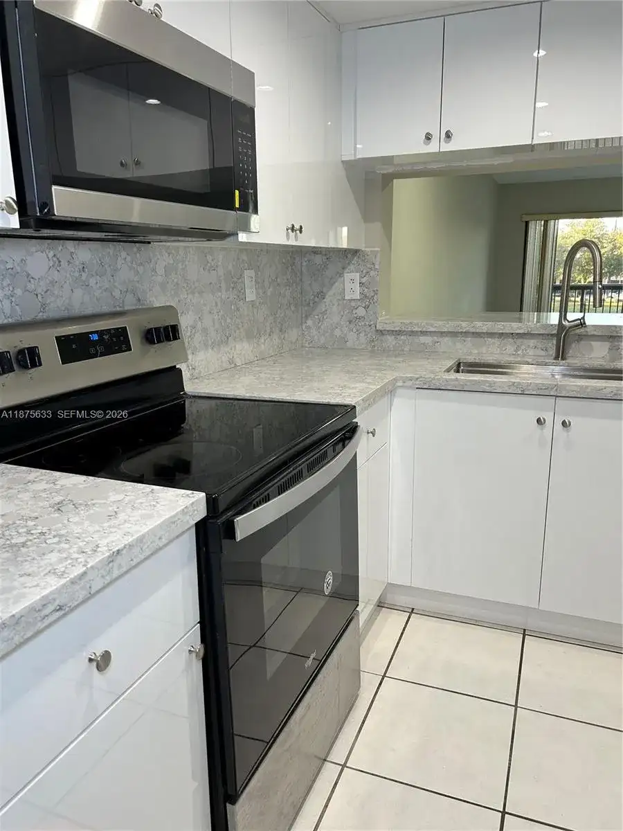 10255 NW 9th st cir # 7, Miami FL 33172 photo 2