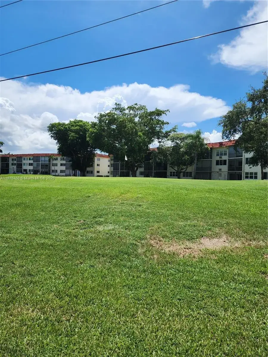 681 S Hollybrook Dr # 110, Pembroke Pines FL 33025 photo 3