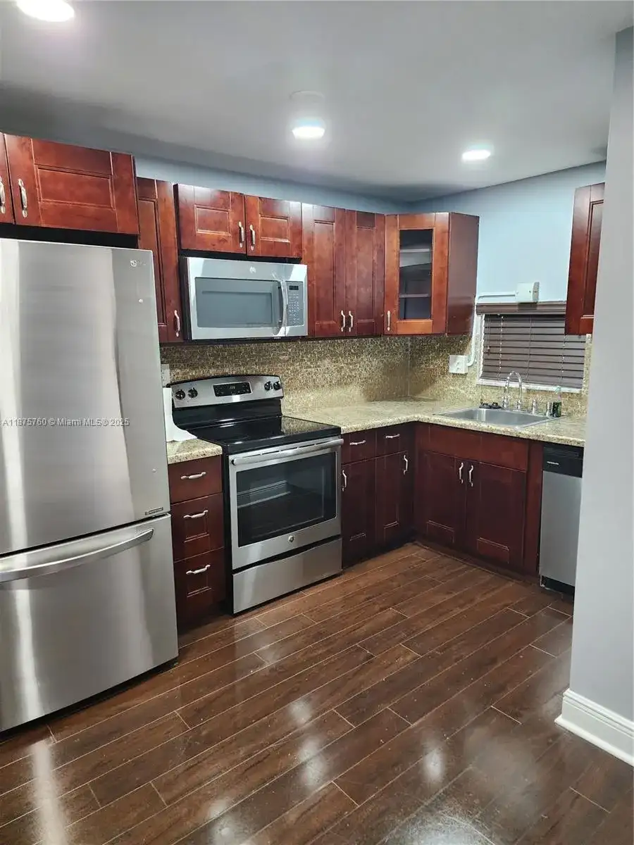 681 S Hollybrook Dr # 110, Pembroke Pines FL 33025 photo 5