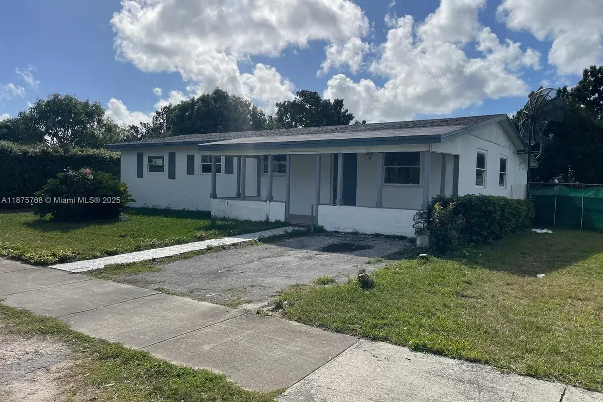 15602 SW 297th St, Homestead FL 33033