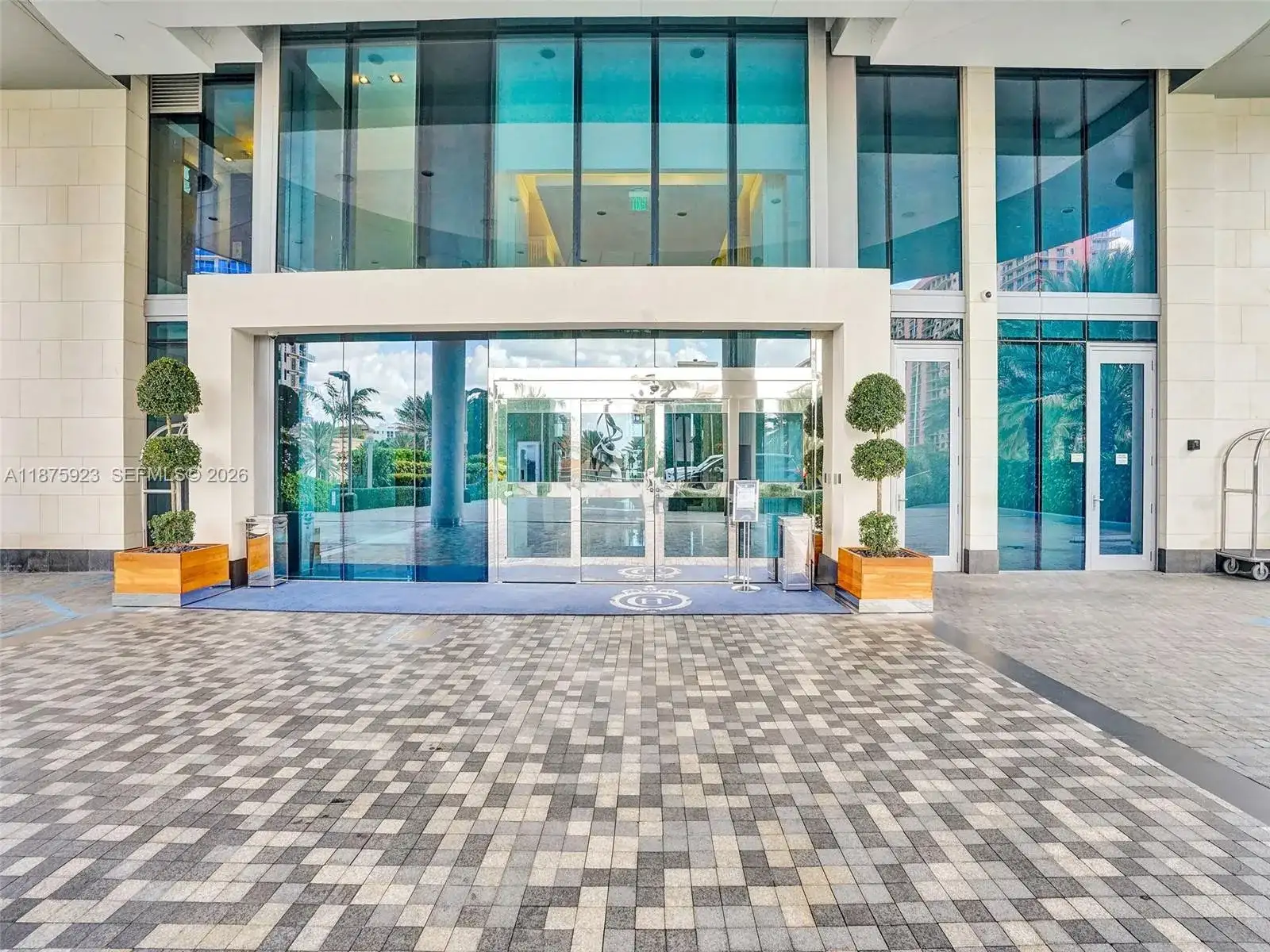 17475 Collins Ave # 503, Sunny Isles Beach FL 33160 photo 3