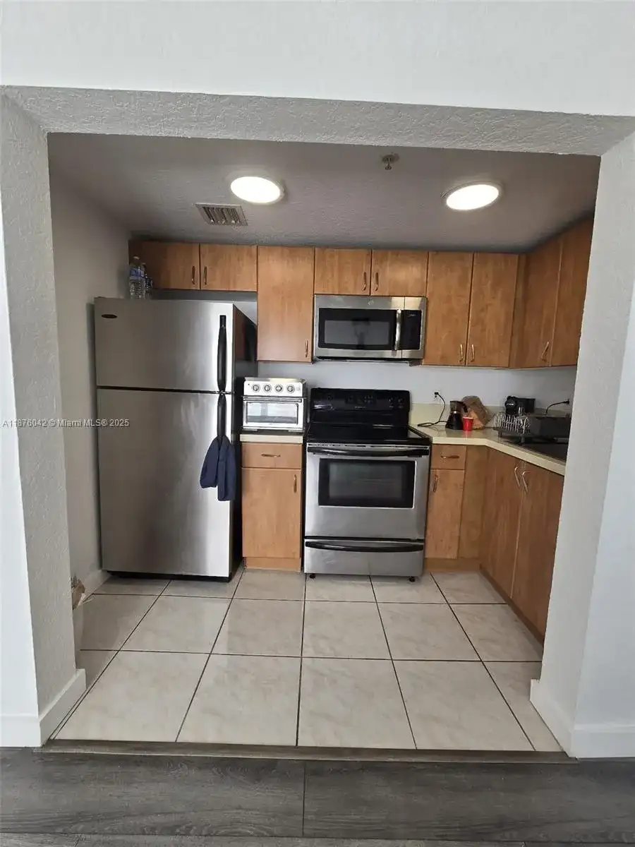 7326 Collins Ave # 204, Miami Beach FL 33141 photo 3