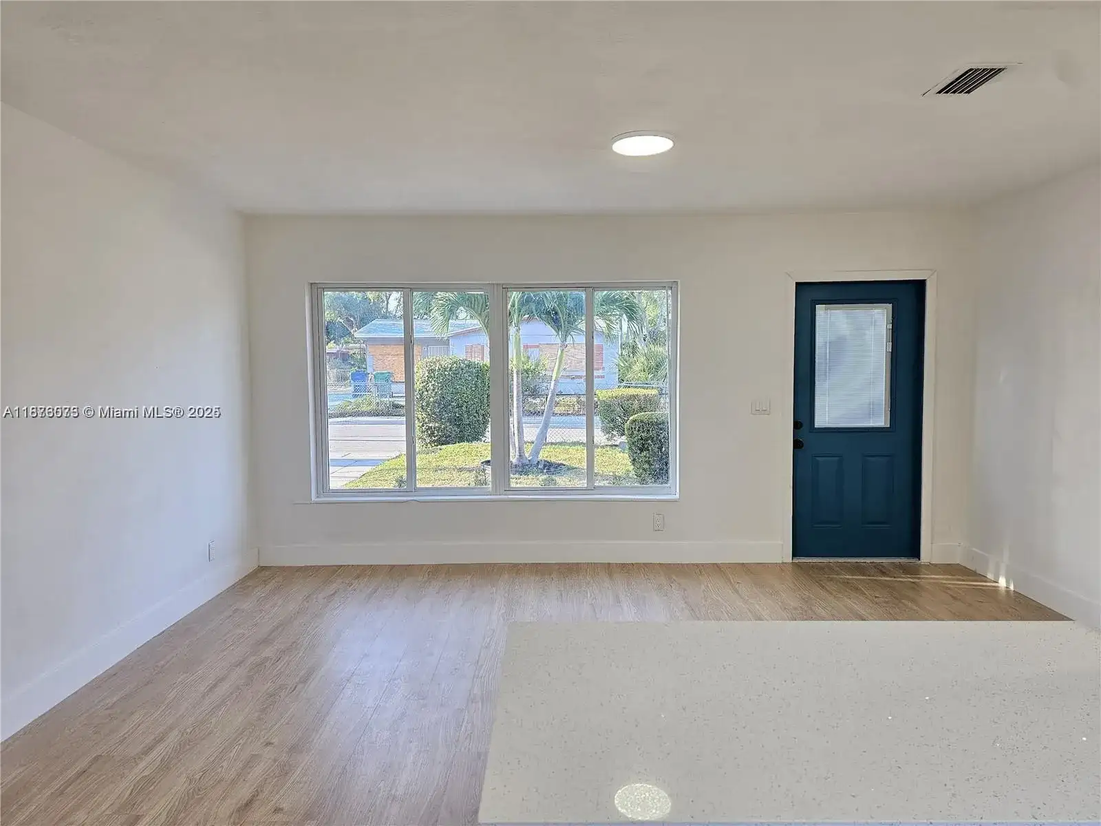 1117 W 26th Ct, Riviera Beach FL 33404 photo 3