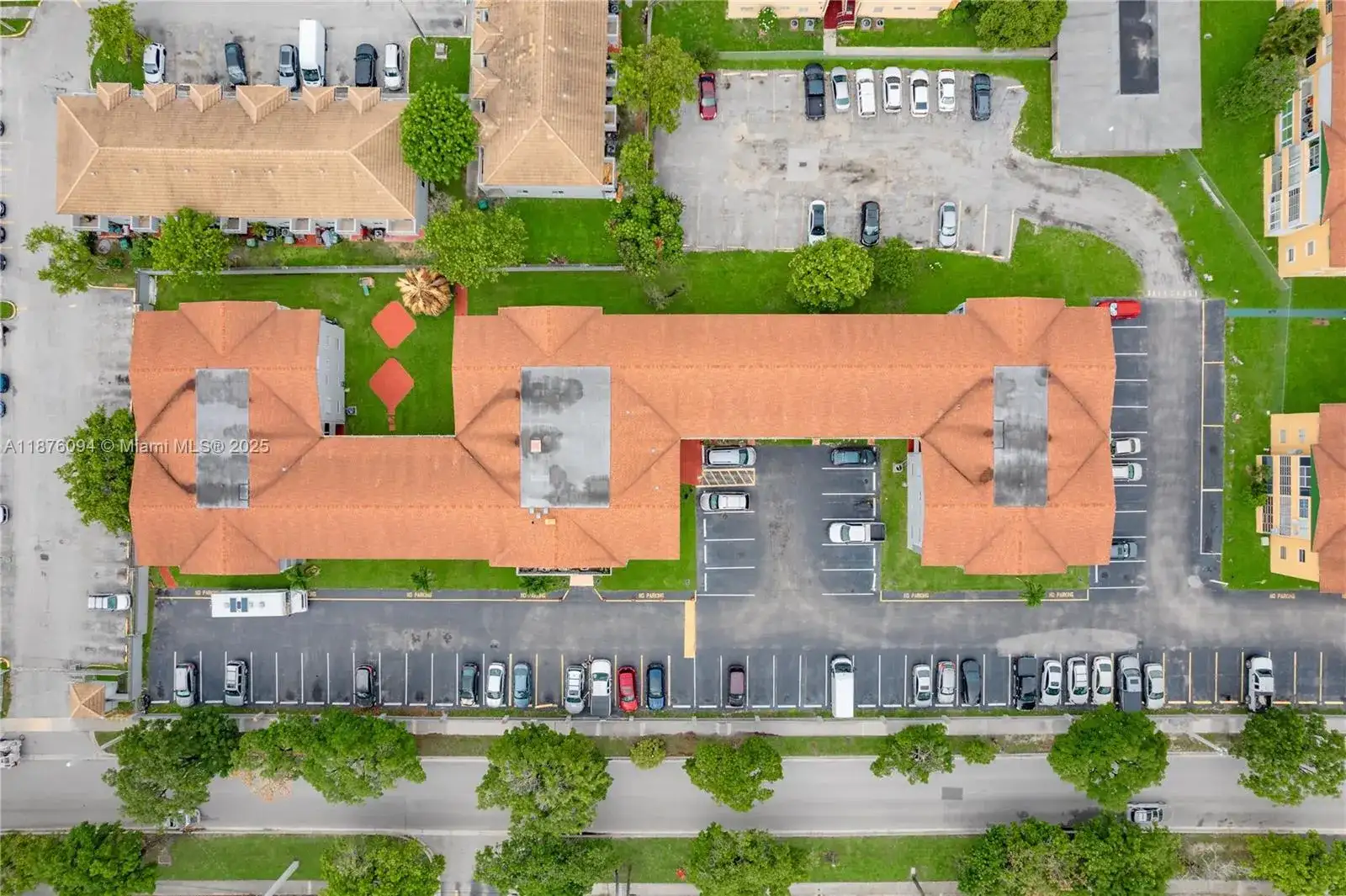 120 Royal Palm Rd # 315, Hialeah Gardens FL 33016 photo 2