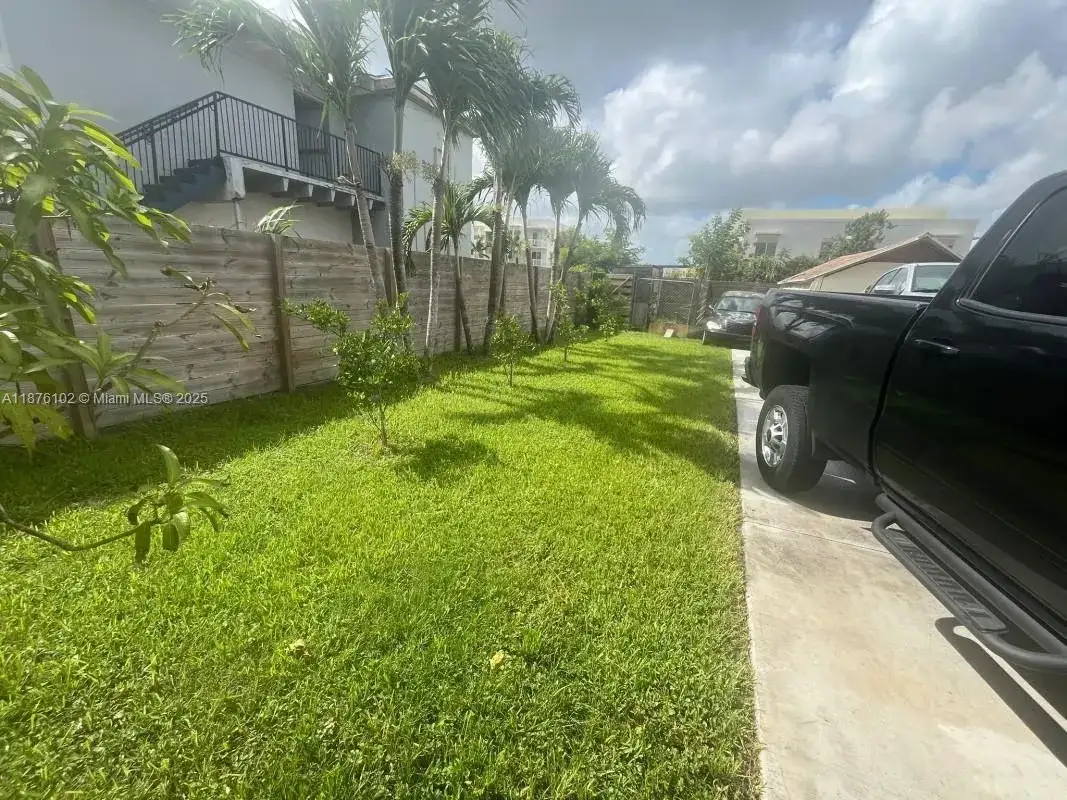 1129 NW 5th Ave, Florida City FL 33034 photo 3