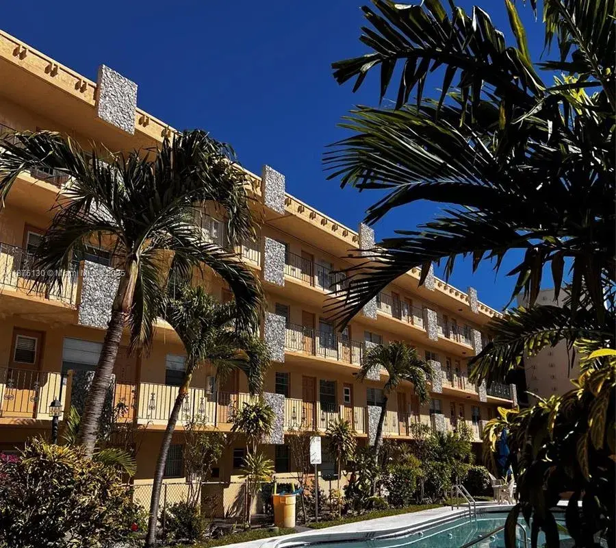 2145 Pierce St # 105, Hollywood FL 33020