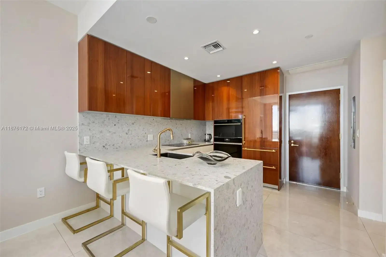 2678 Tigertail Ave # 1705, Miami FL 33133 photo 2