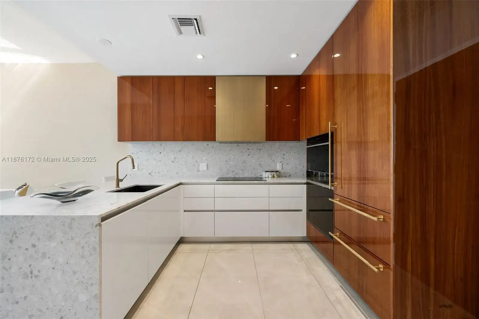 2678 Tigertail Ave # 1705, Miami FL 33133 photo 3