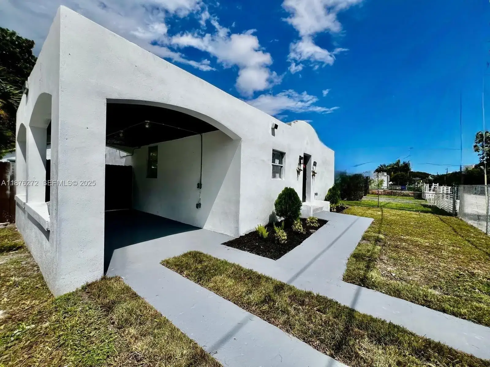 1601 NW 50th St, Miami FL 33142 photo 2