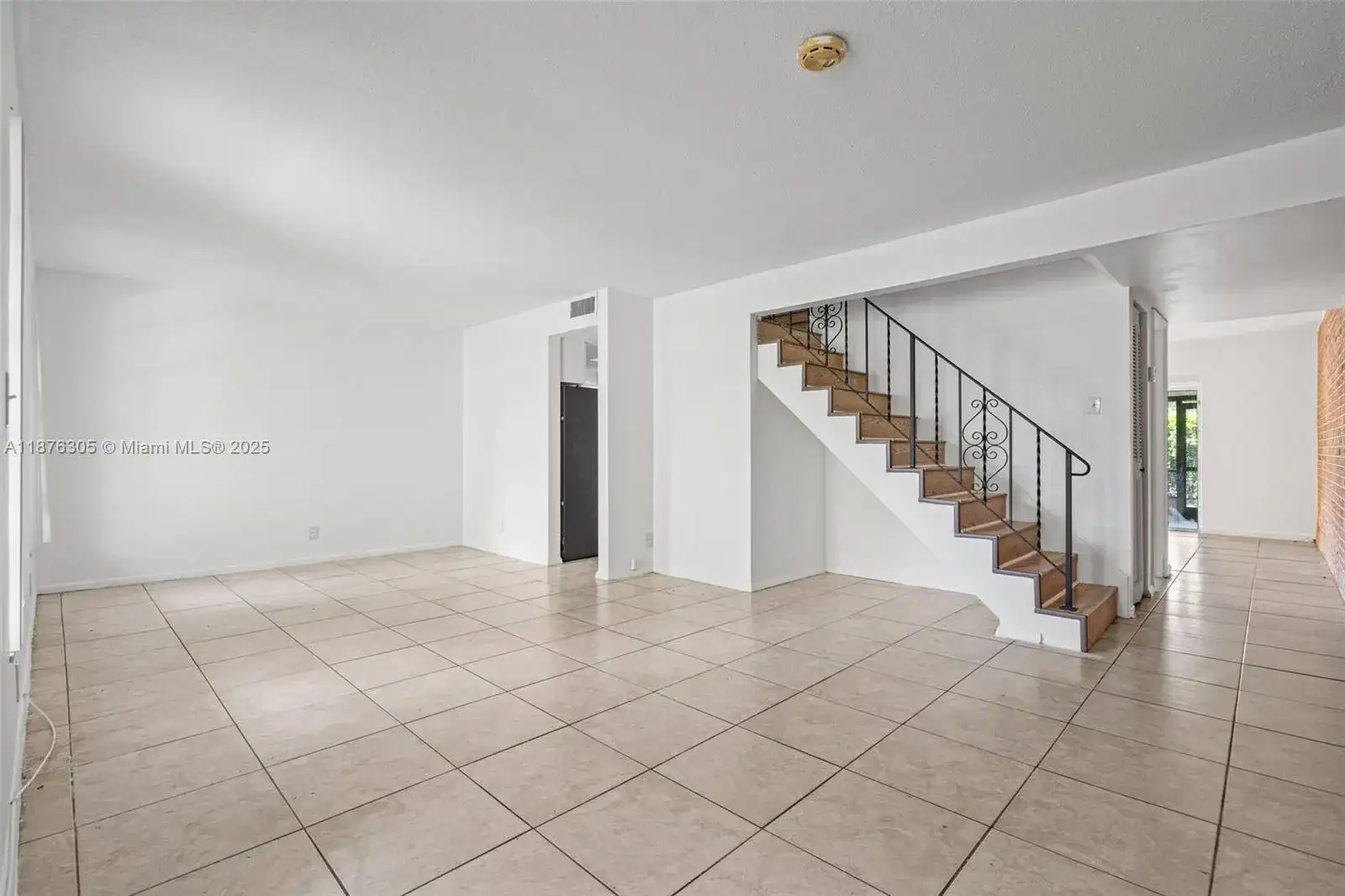 2607 NW 47th Ln # 3304, Lauderdale Lakes FL 33313 photo 5
