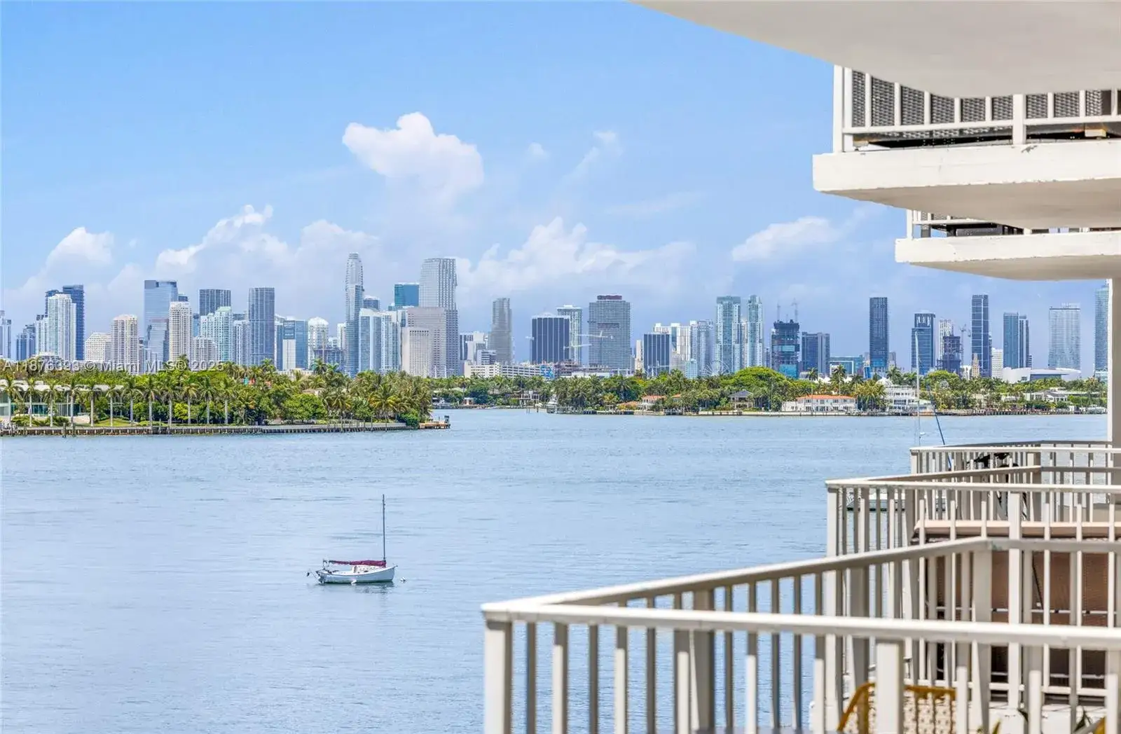 1 bedroom 1 bath Residential for sale at 1228 West Ave # 312, Miami Beach FL 33139