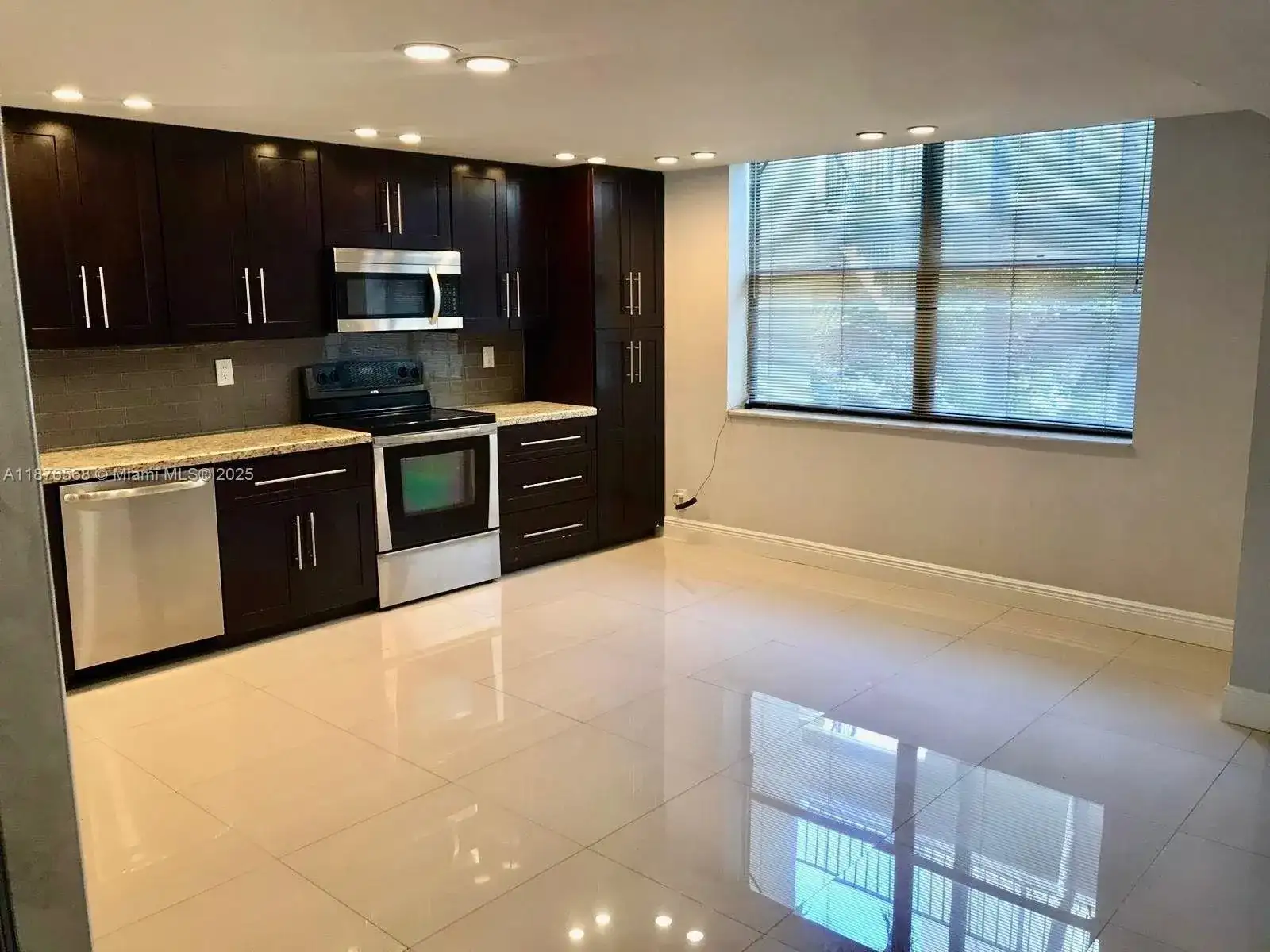 20381 NE 30th Ave # 7, Aventura FL 33180 photo 4