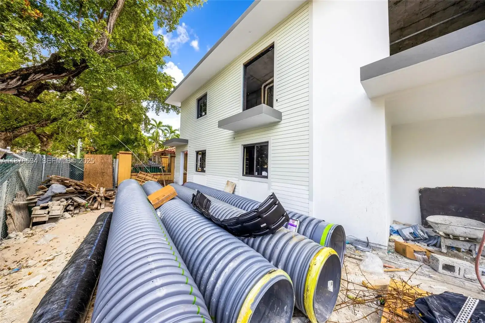 1254 SW 2nd St, Miami FL 33135 photo 3