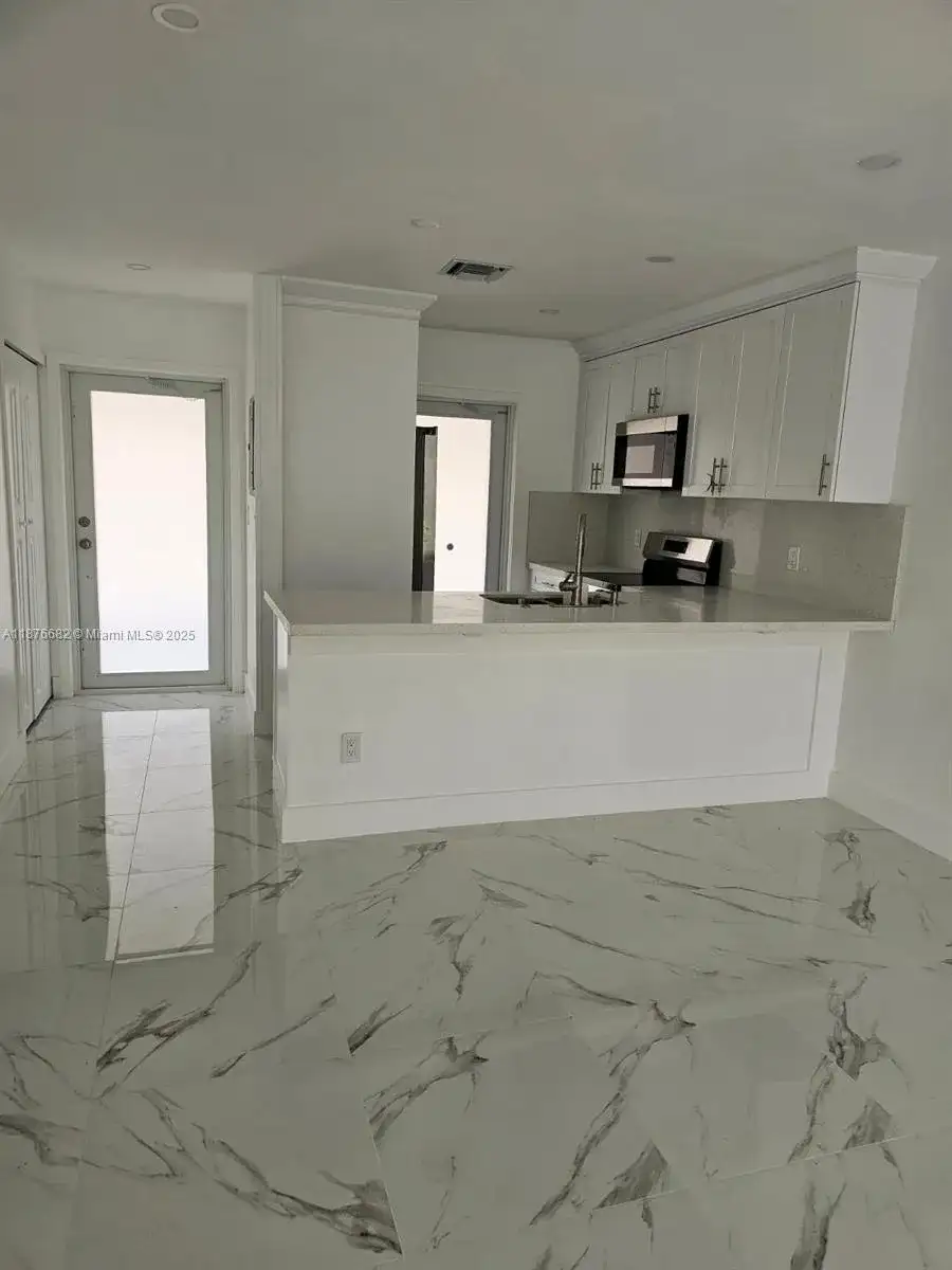 3430 NW 52nd Ave # 104, Lauderdale Lakes FL 33319 photo 5