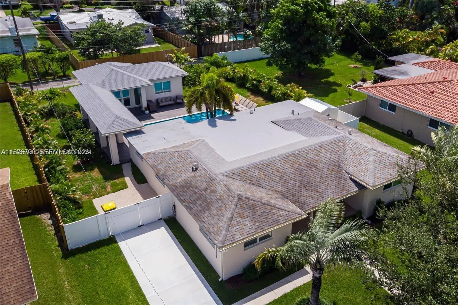235 SE 6th St, Dania Beach FL 33004