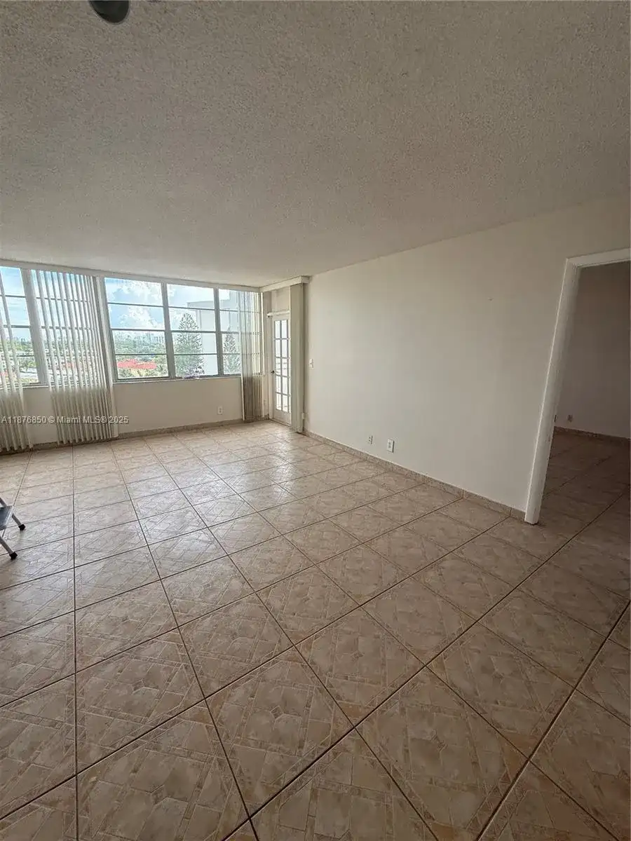 2025 NE 164th St # 806, North Miami Beach FL 33162 photo 3