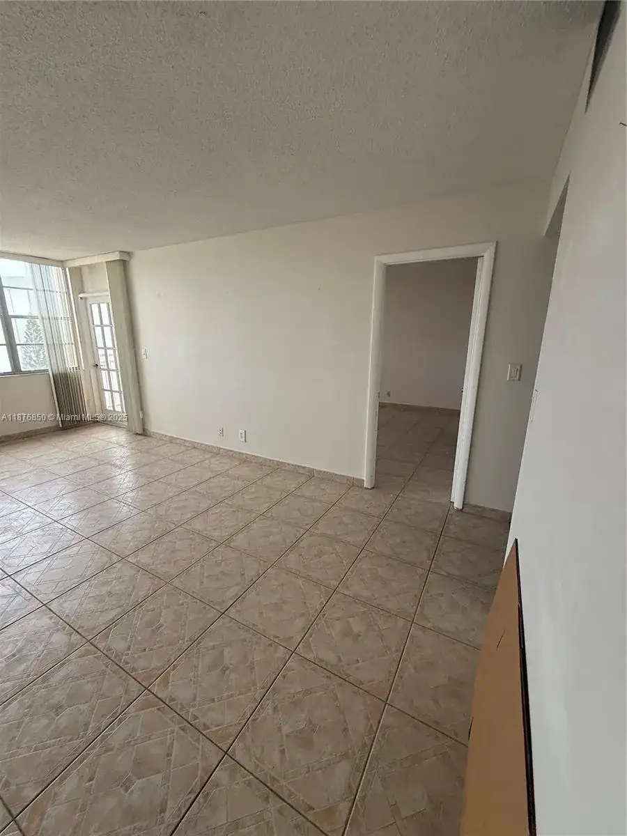 2025 NE 164th St # 806, North Miami Beach FL 33162 photo 5
