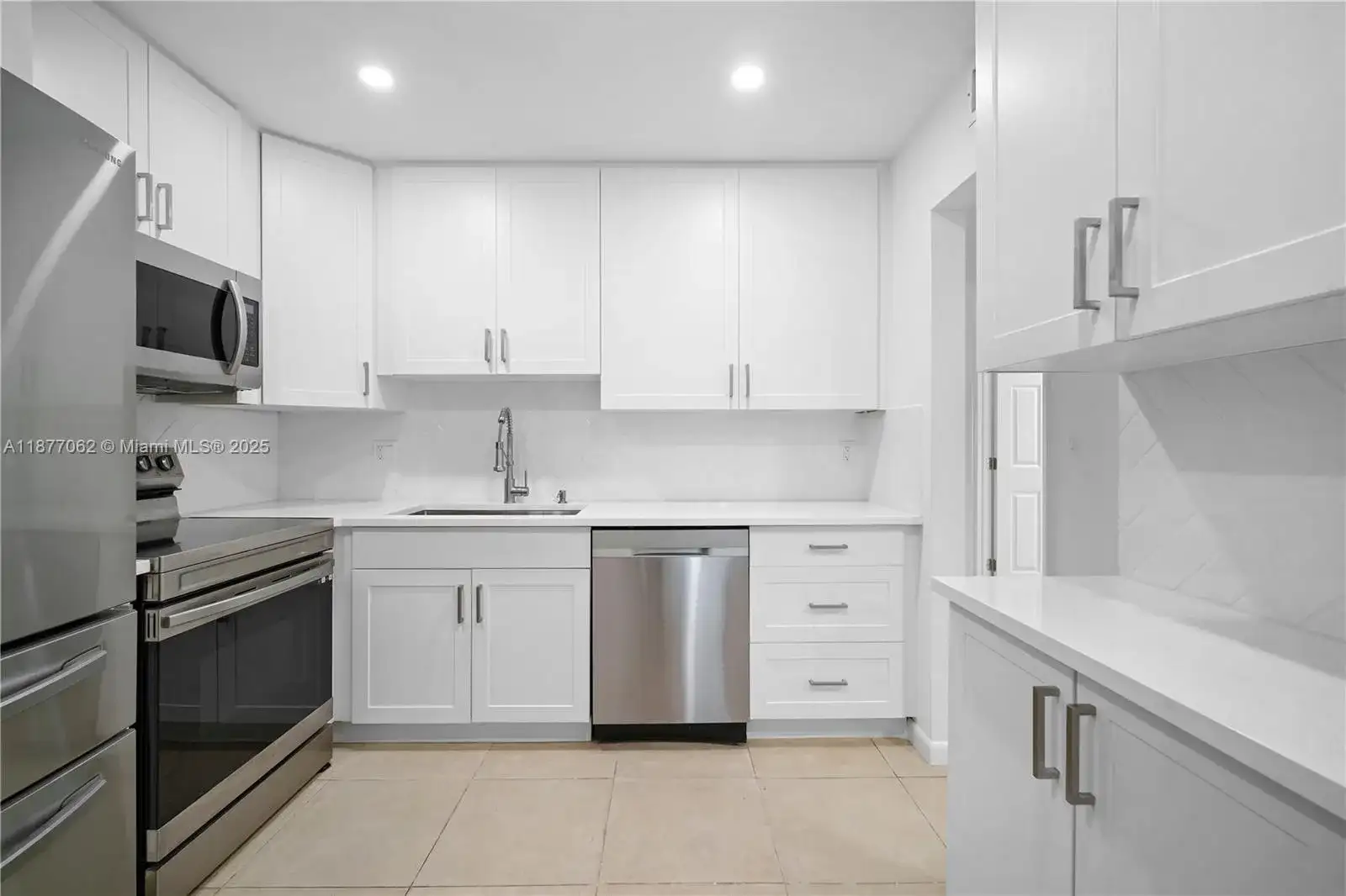 873 NE 195th St # 107, Miami FL 33179 photo 2