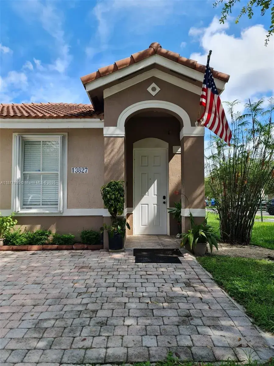 13827 SW 274th Ter, Homestead FL 33032