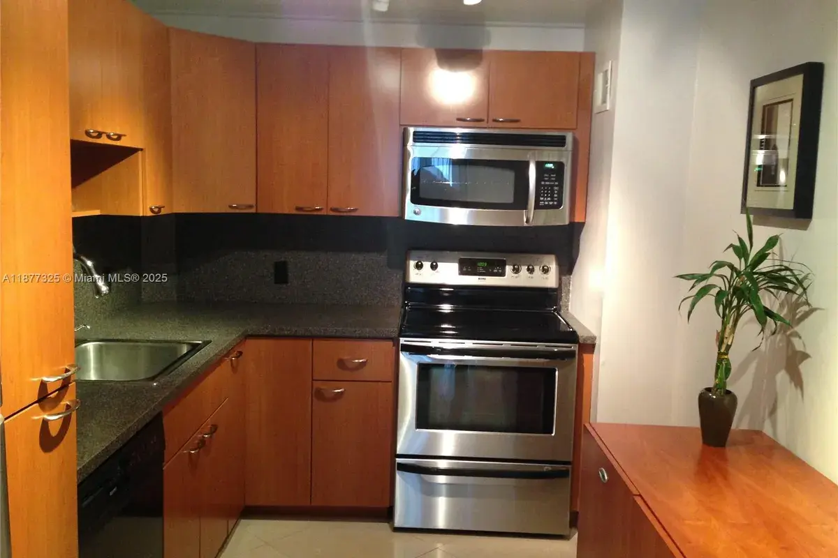 3375 N Country Club Dr # 1001, Aventura FL 33180