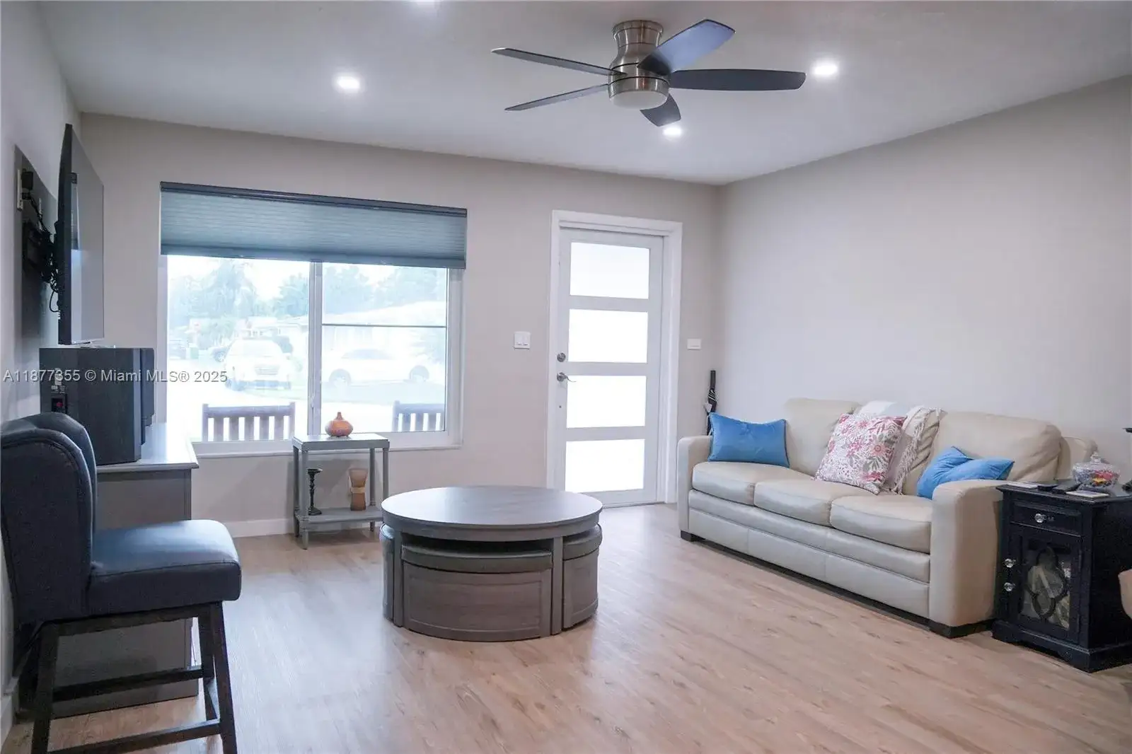 4401 NW 45th St, Tamarac FL 33319 photo 4