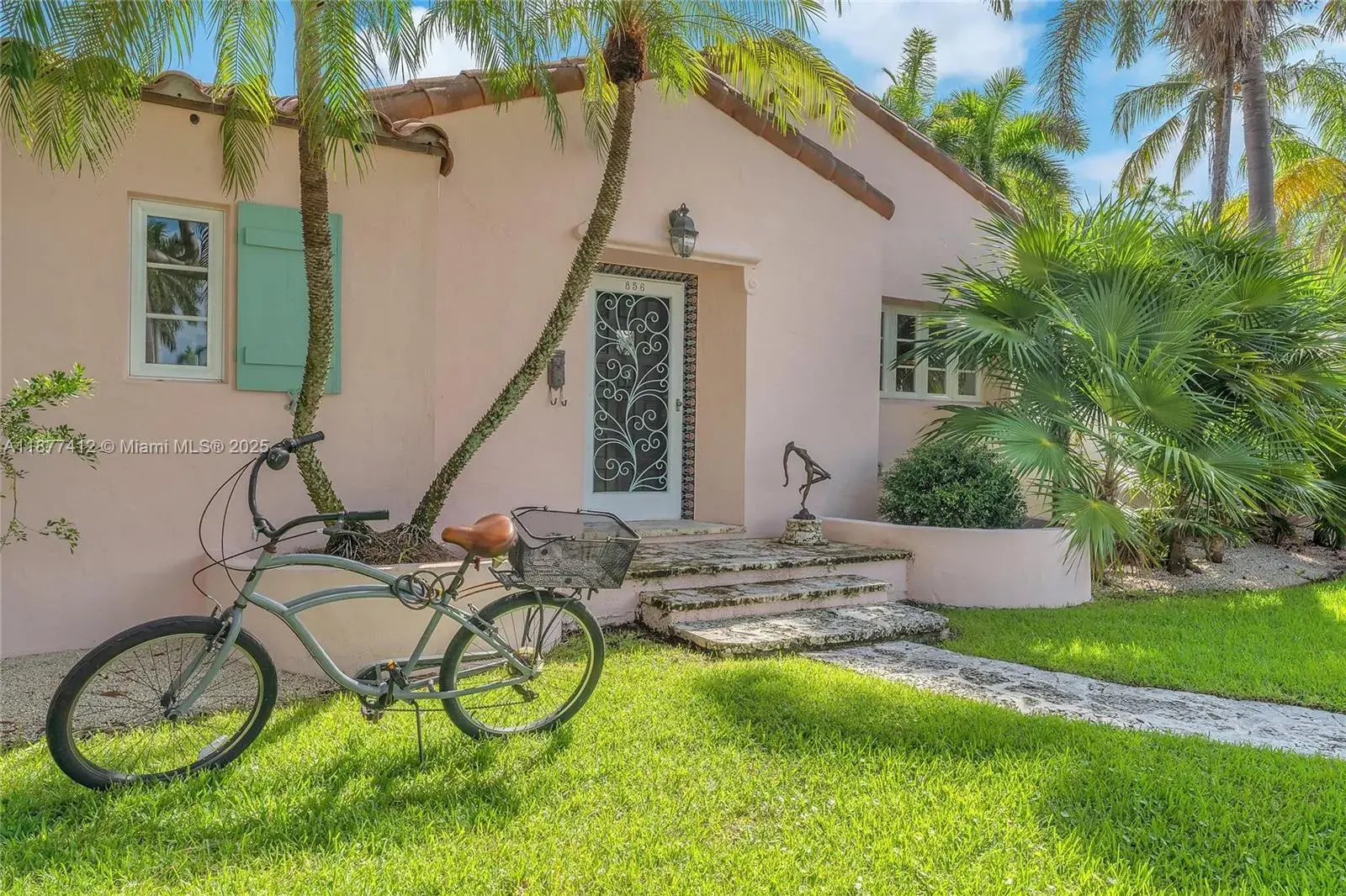 856 Tyler St, Hollywood FL 33019