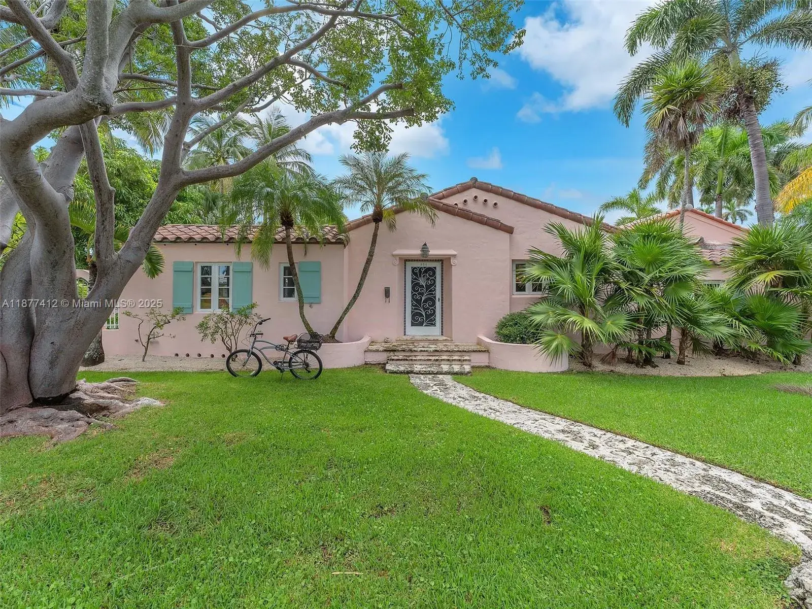 856 Tyler St, Hollywood FL 33019