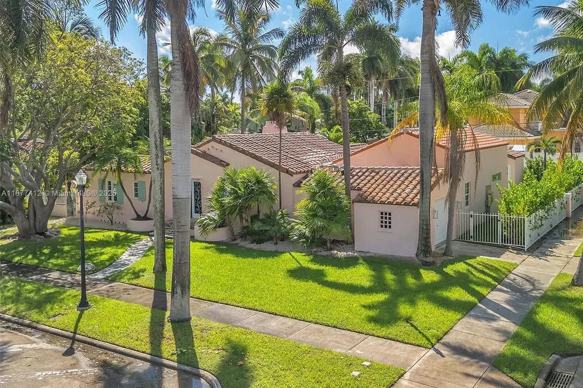 856 Tyler St, Hollywood FL 33019