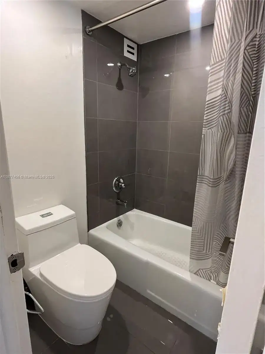11111 Biscayne Blvd # 11A, Miami FL 33181 photo 4