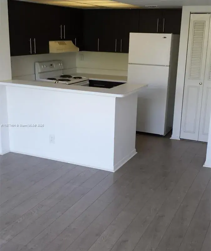752 Executive Center Dr # 25, West Palm Beach FL 33401