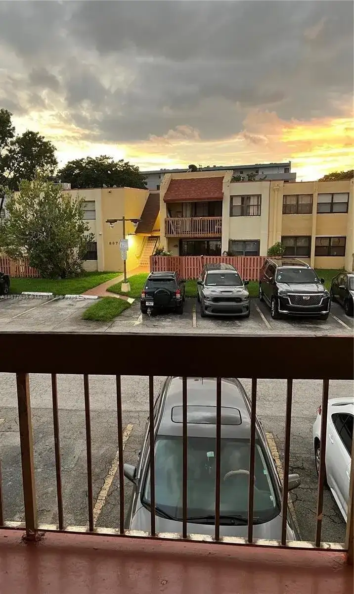 8875 Fontainebleau Blvd # 203, Miami FL 33172 photo 2