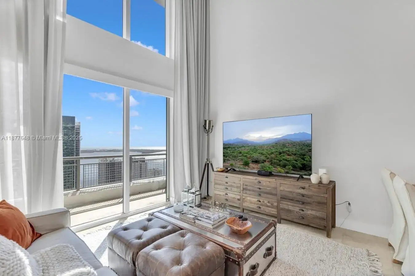 60 SW 13th St # 3402, Miami FL 33130 photo 2