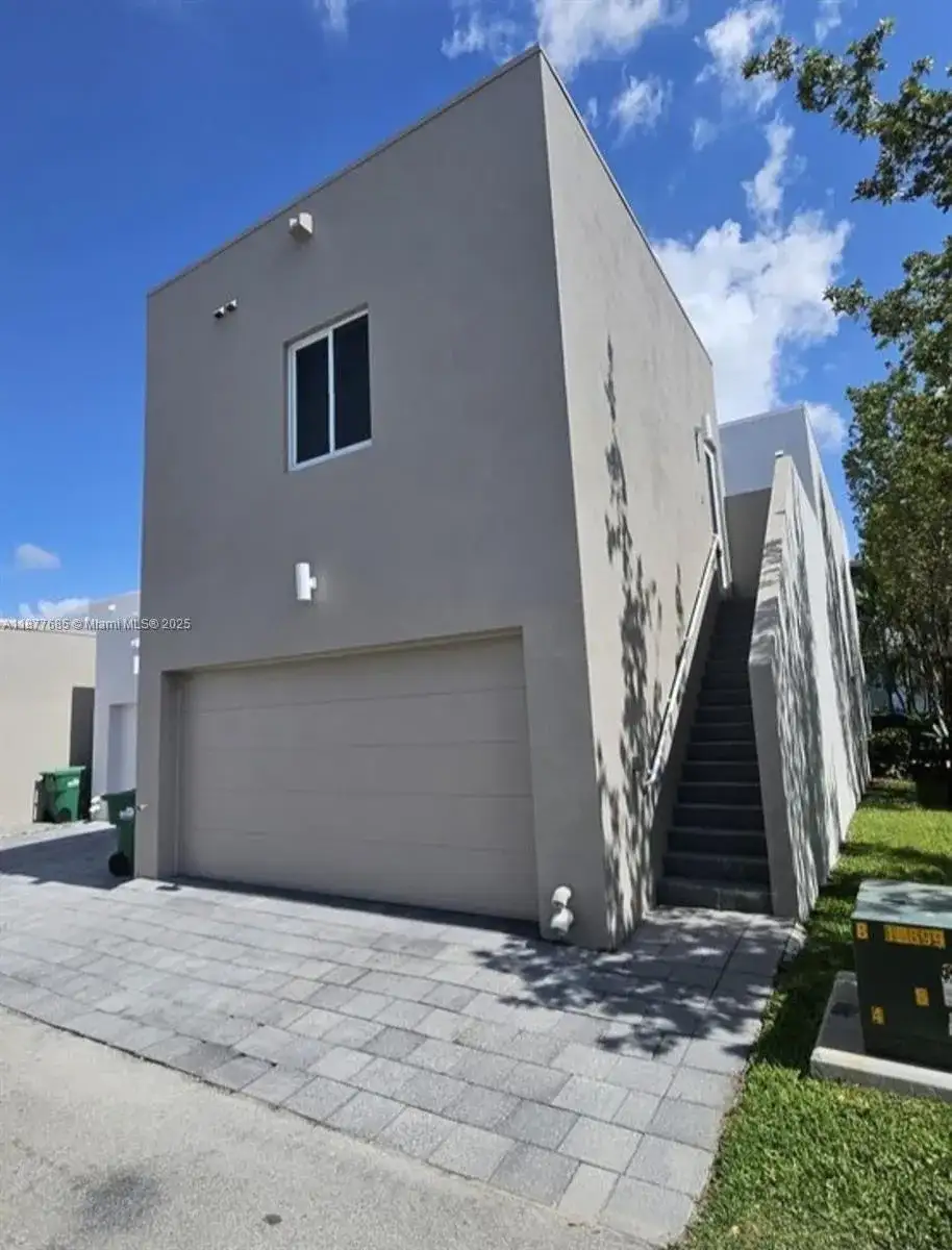 10440 NW 67th St, Doral FL 33178 photo 4
