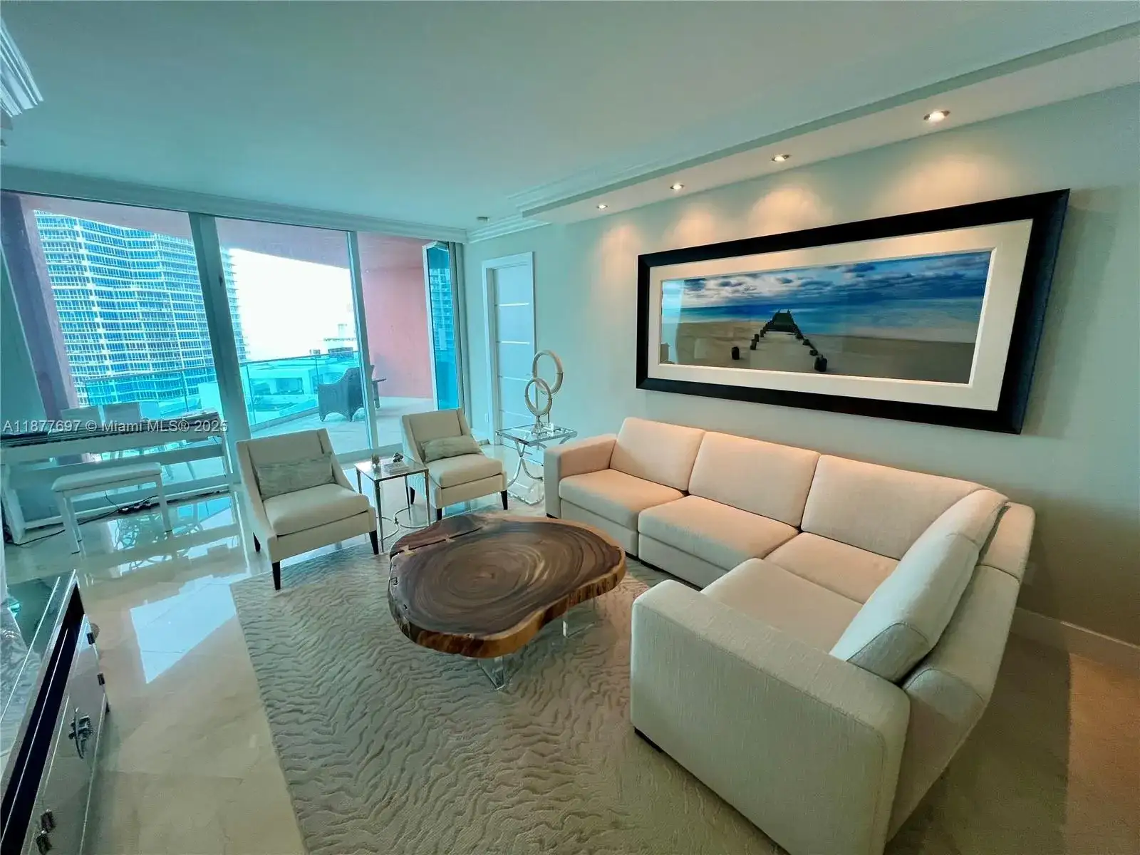 300 S Pointe Dr # 2806, Miami Beach FL 33139 photo 4