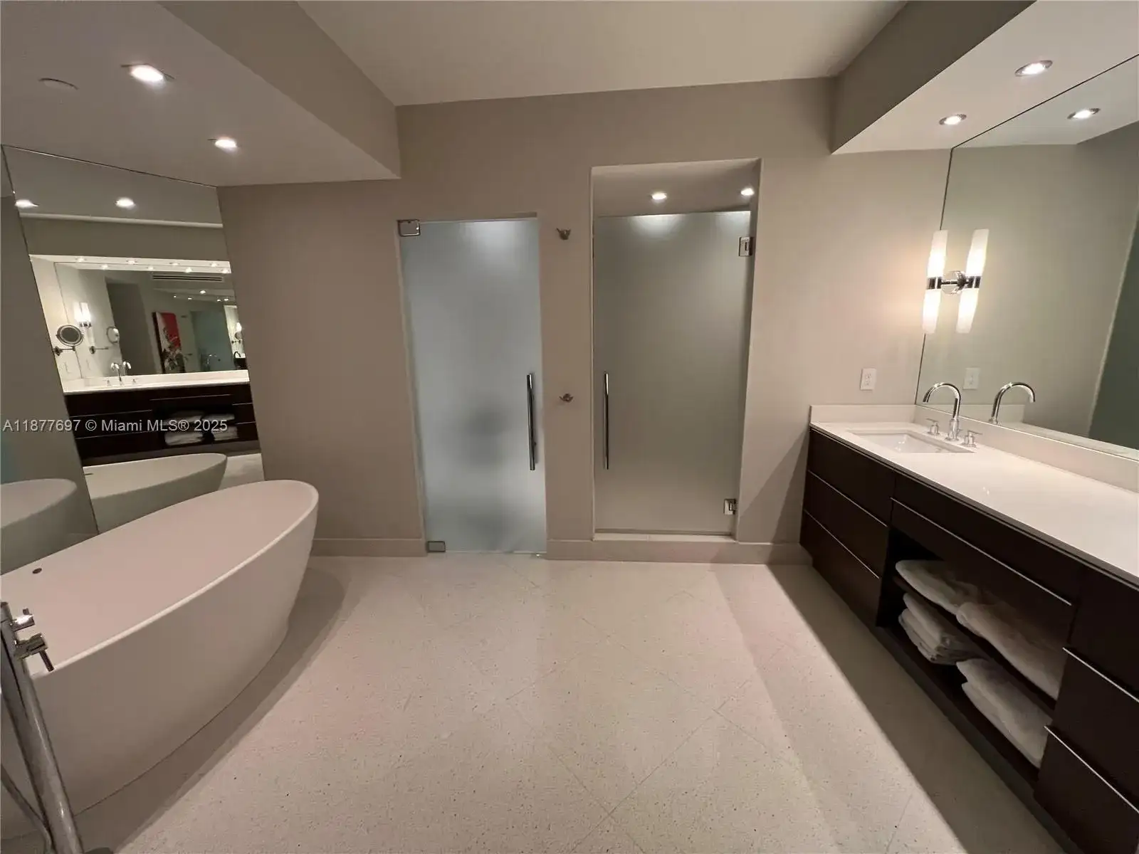 300 S Pointe Dr # 2806, Miami Beach FL 33139 photo 5